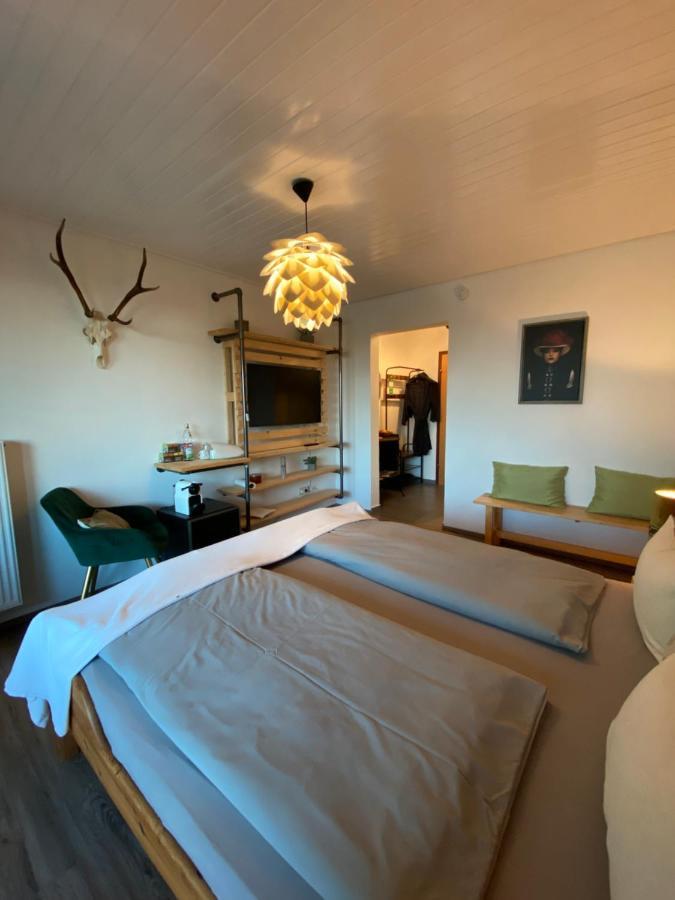 Doppelzimmer Mit Bad & Balkon Simmersfeld Esterno foto